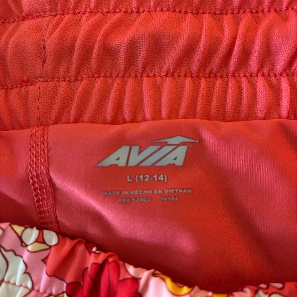 Avia athletic vibrant floral shorts - Picture 5 of 6